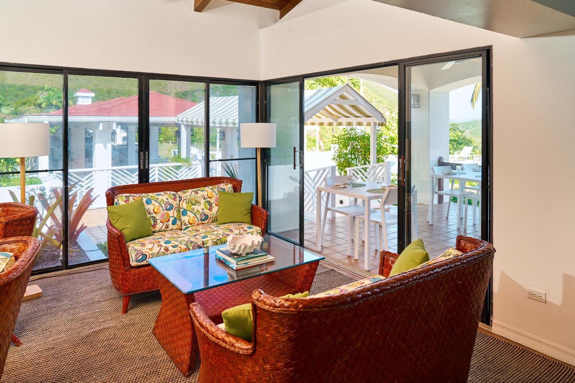 Mount Nevis Hotel エクステリア 写真