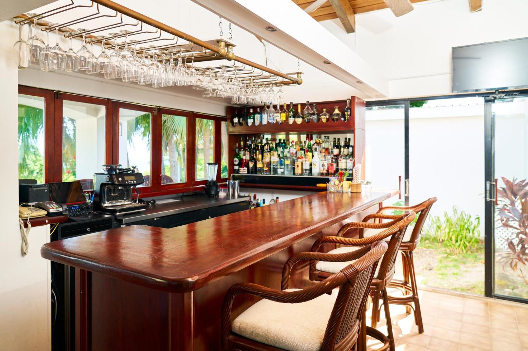 Mount Nevis Hotel エクステリア 写真