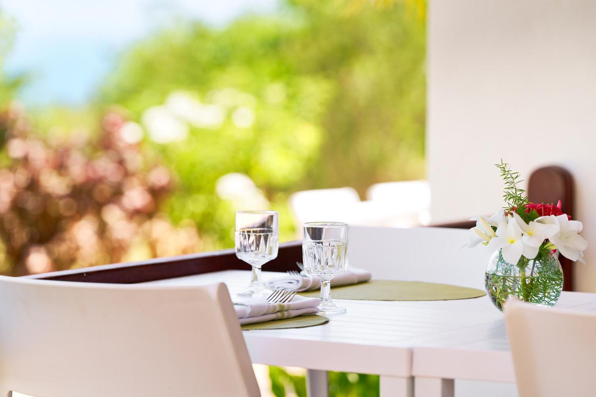 Mount Nevis Hotel エクステリア 写真