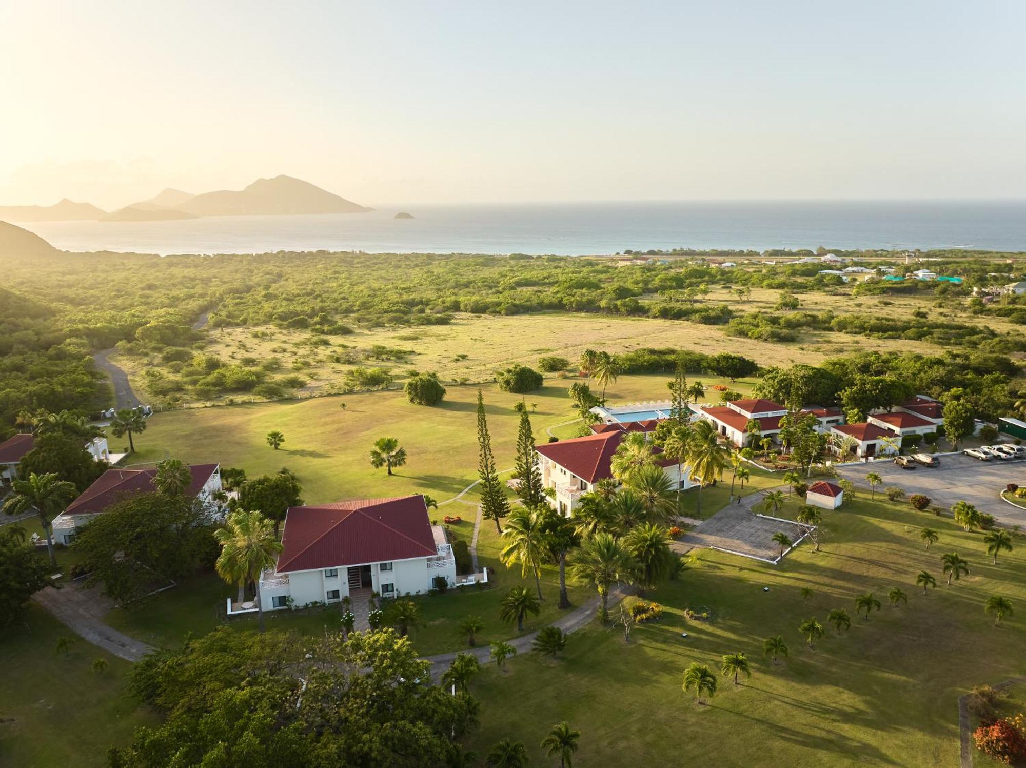 Mount Nevis Hotel エクステリア 写真