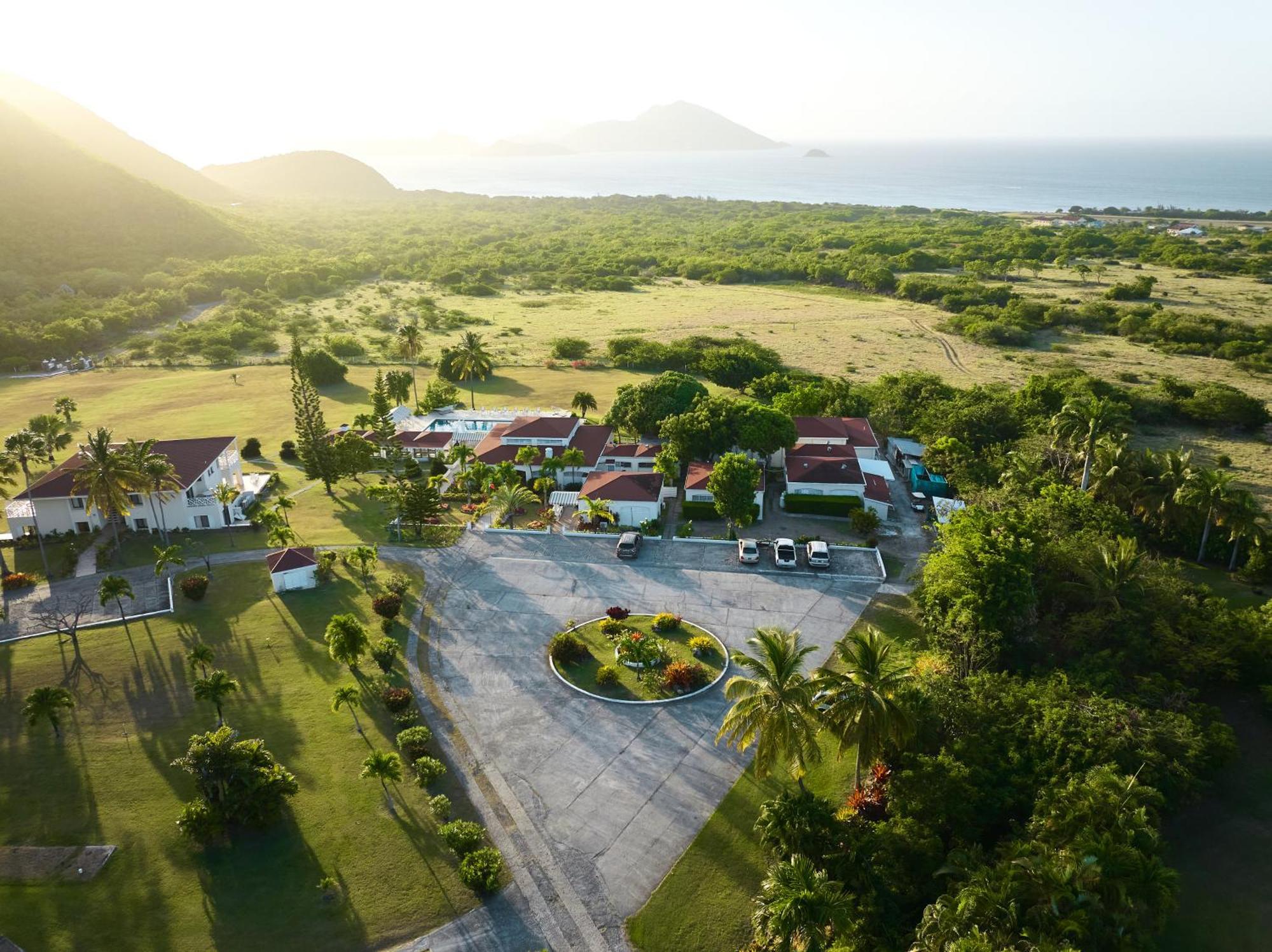 Mount Nevis Hotel エクステリア 写真