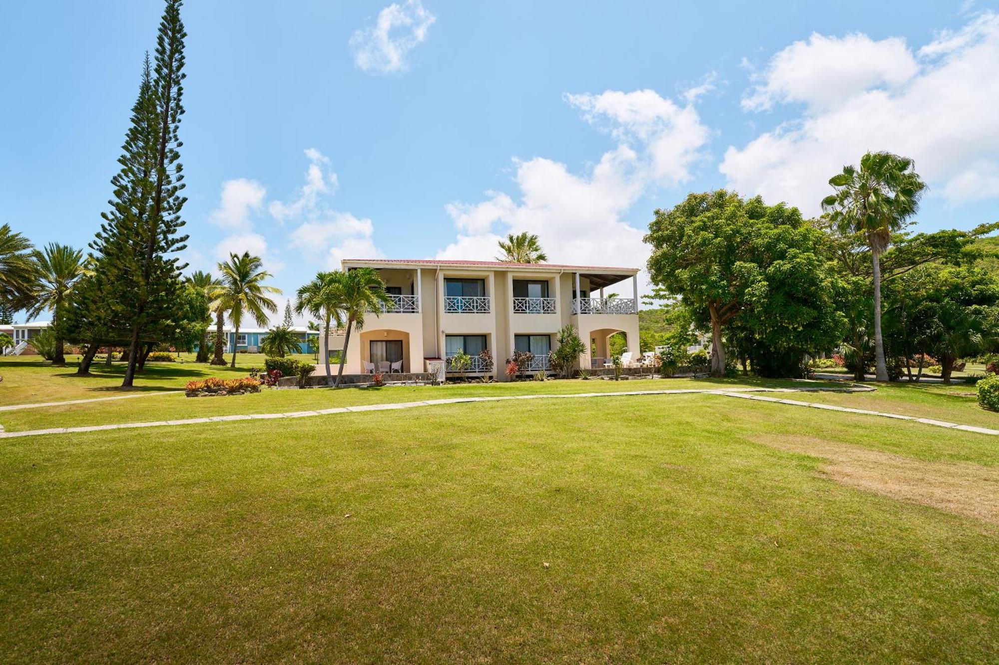 Mount Nevis Hotel エクステリア 写真