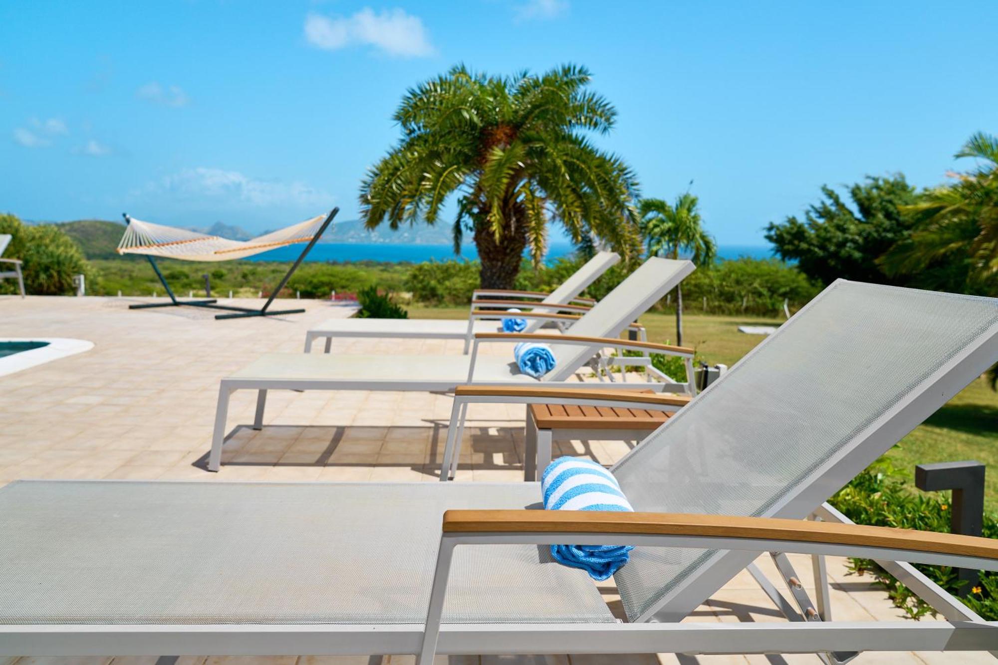 Mount Nevis Hotel エクステリア 写真